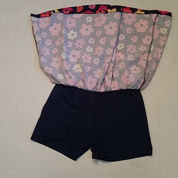 Lands' End Skirt w/ attached shorts, Girl Size 14 - Picture 3 of 6